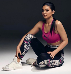 Kylie Jenner posant pour Puma